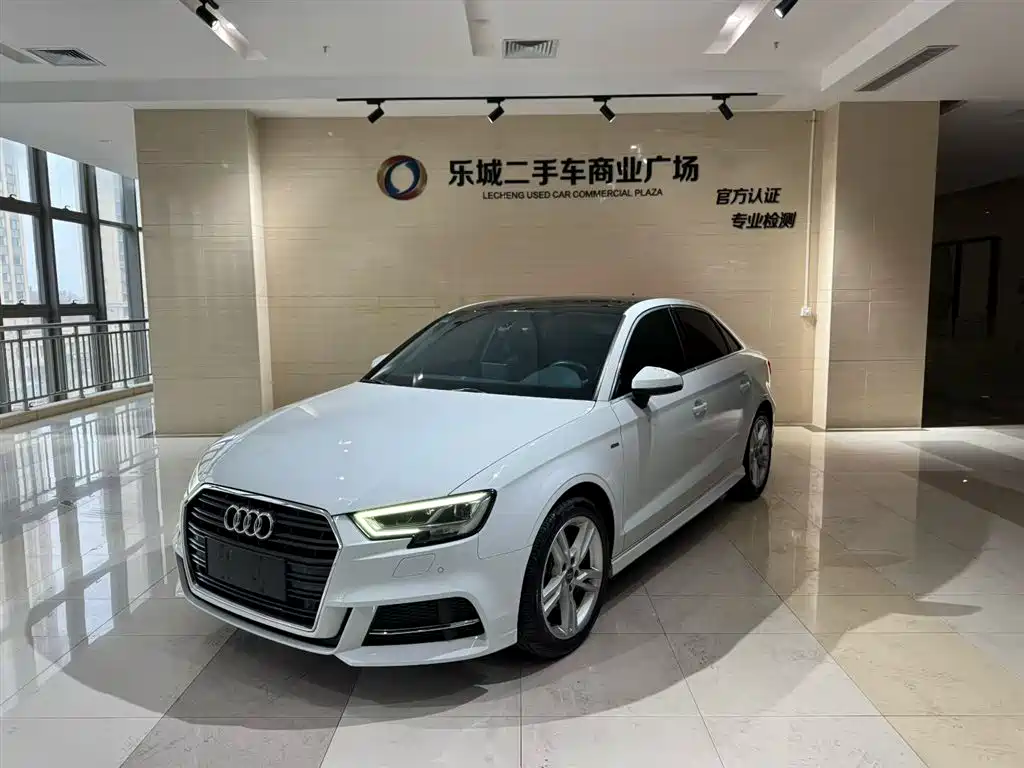 Audi A3 2019 — фото 2