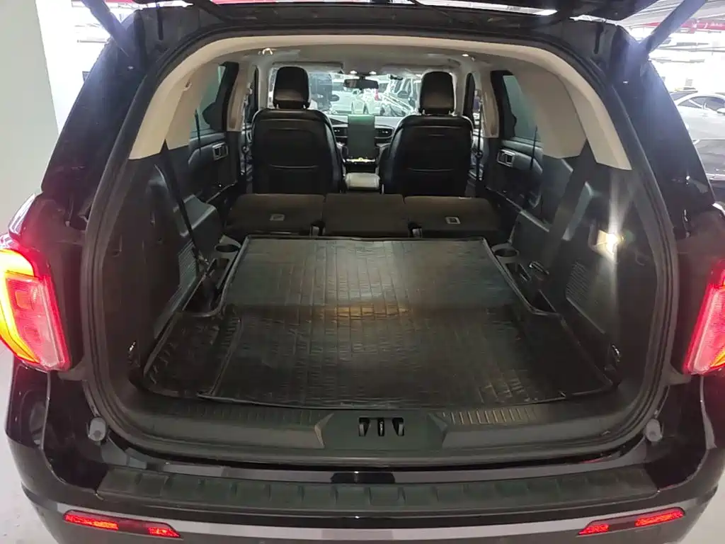 Ford Explorer 2021 — фото 19