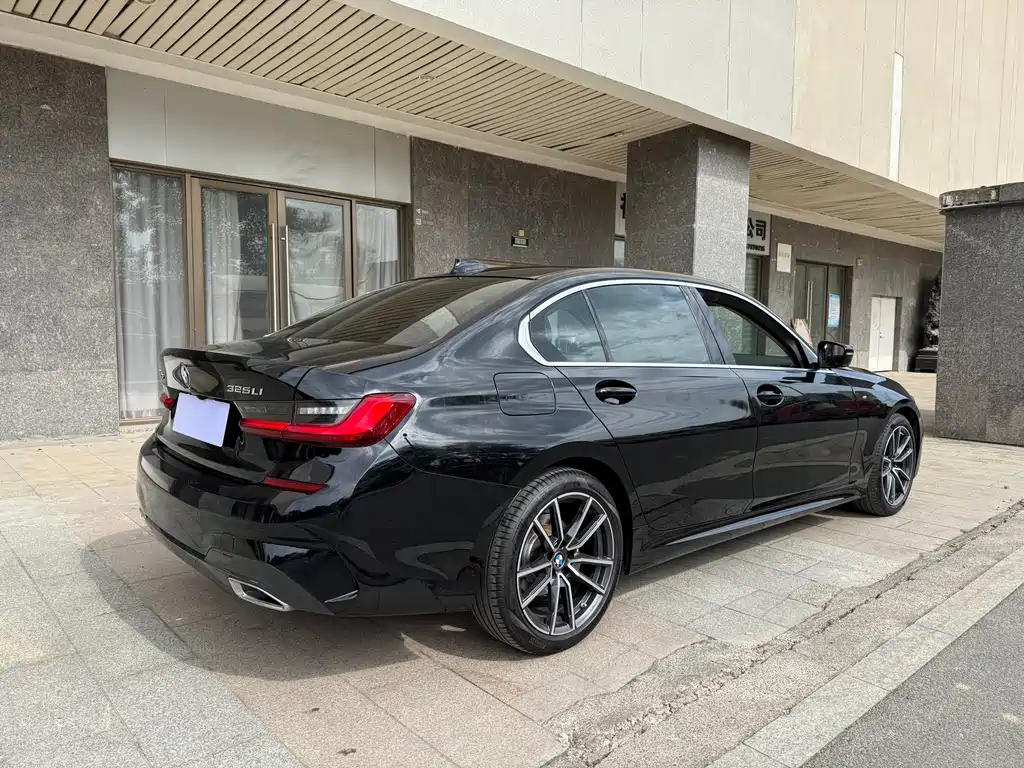 BMW 3 Series 2022