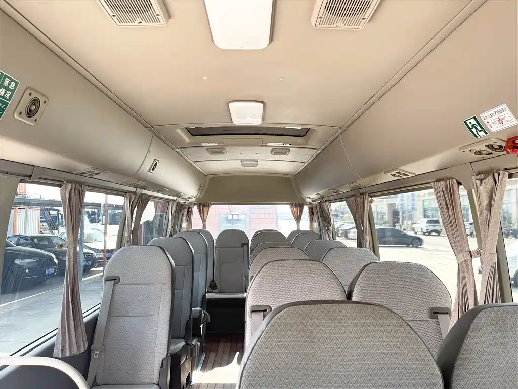 Toyota Coaster 2018 — фото 10