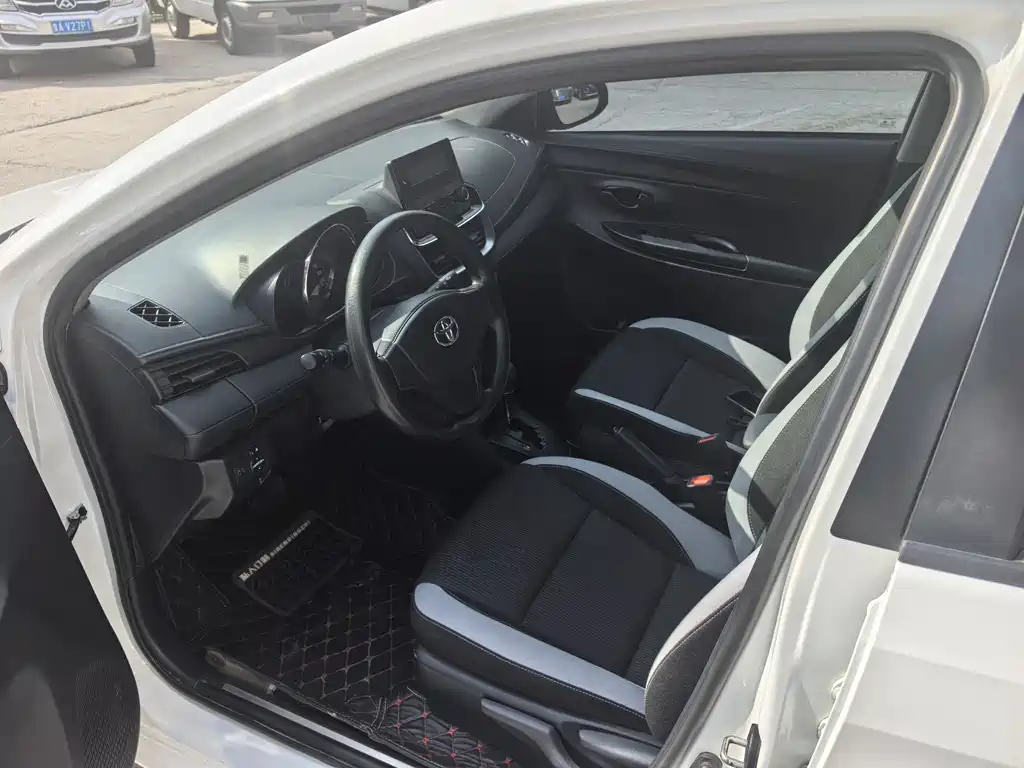 Toyota Yaris L 2020