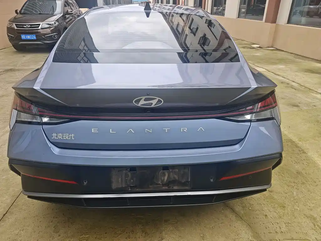 Hyundai Elantra 2024