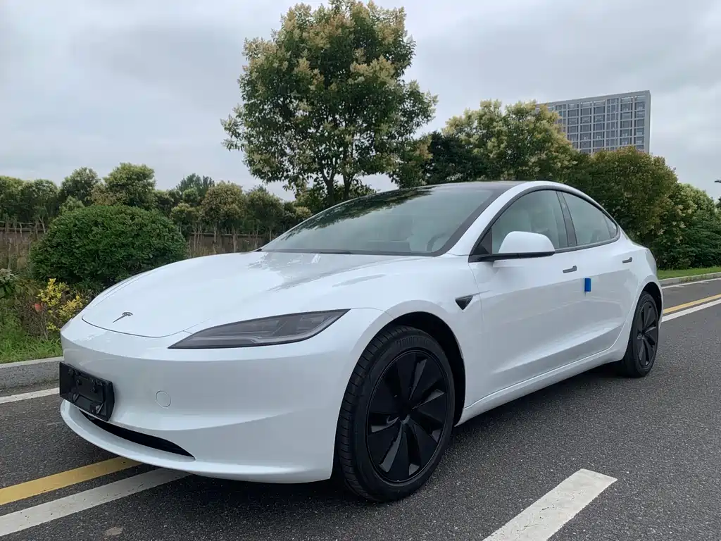 Tesla Model 3 2026