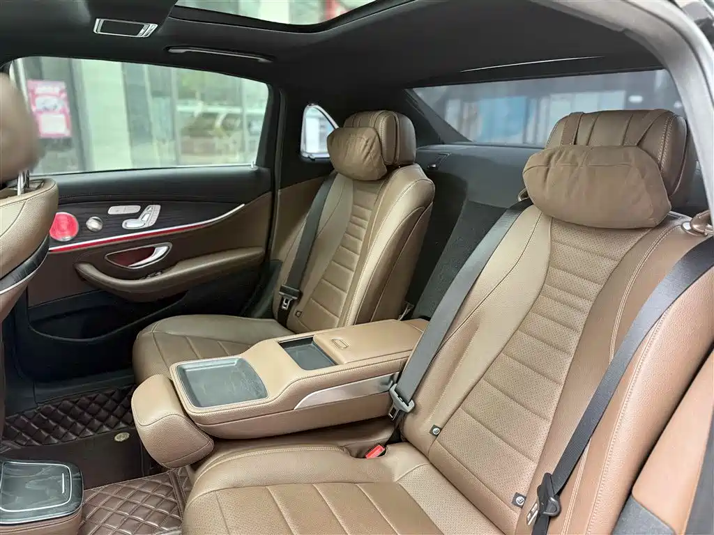 Mercedes-Benz E-Class 2022 — фото 32