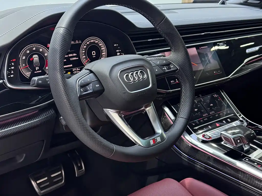 Audi SQ7 2024 — фото 9