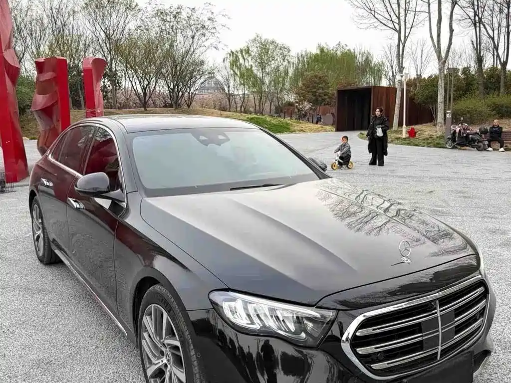 Mercedes-Benz E-Class 2024