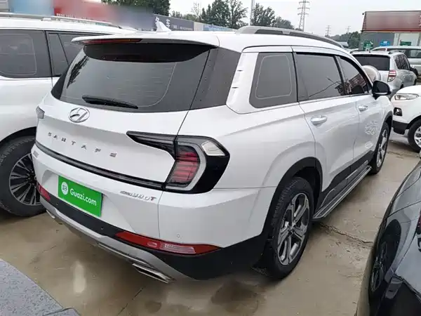 Hyundai Santa Fe 2023