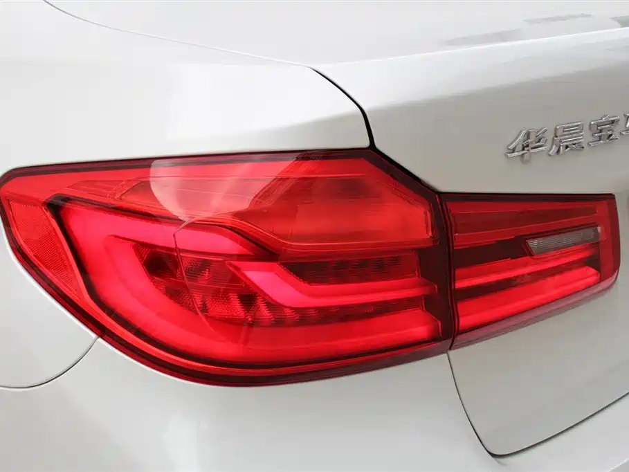 BMW 5 Series New Energy 2020 — фото 12