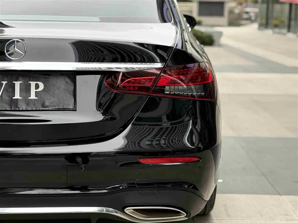 Mercedes-Benz E-Class 2022 — фото 12