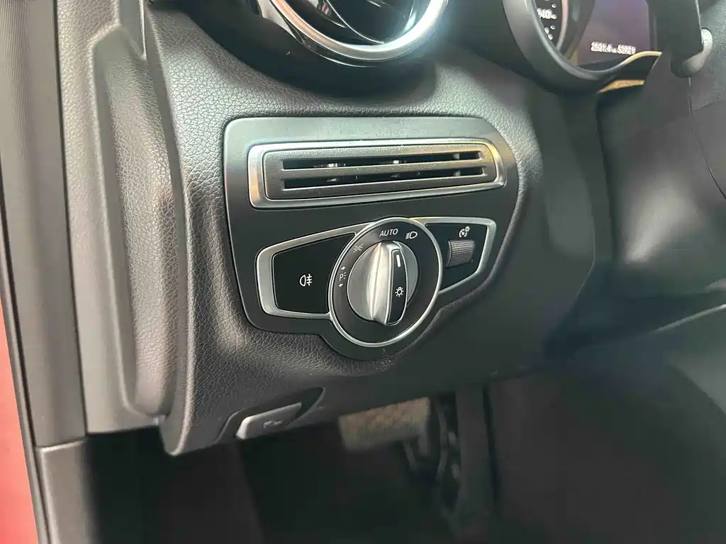 Mercedes-Benz C-Class 2019 — фото 13