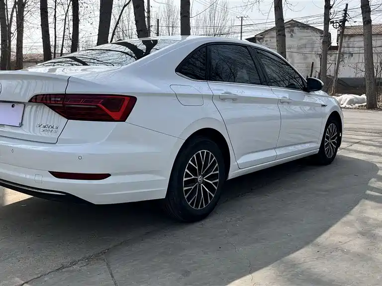 Volkswagen Sagitar 2020