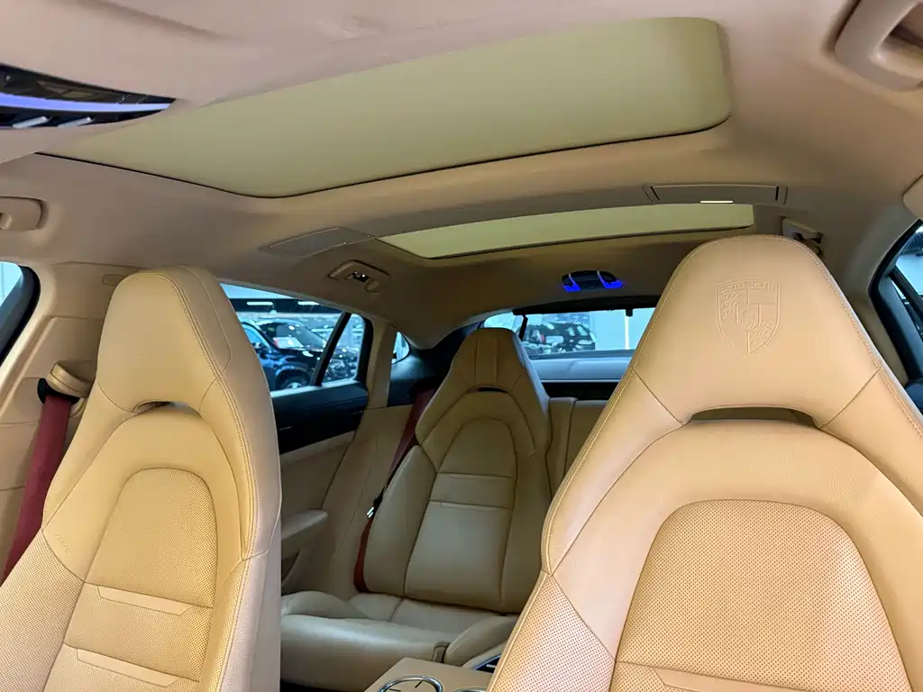 Porsche Panamera 2018 — фото 28