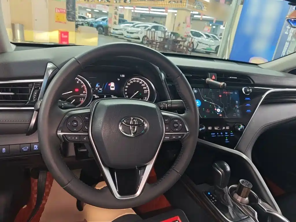 Toyota Camry 2020 — фото 10