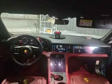 Porsche Taycan 2023