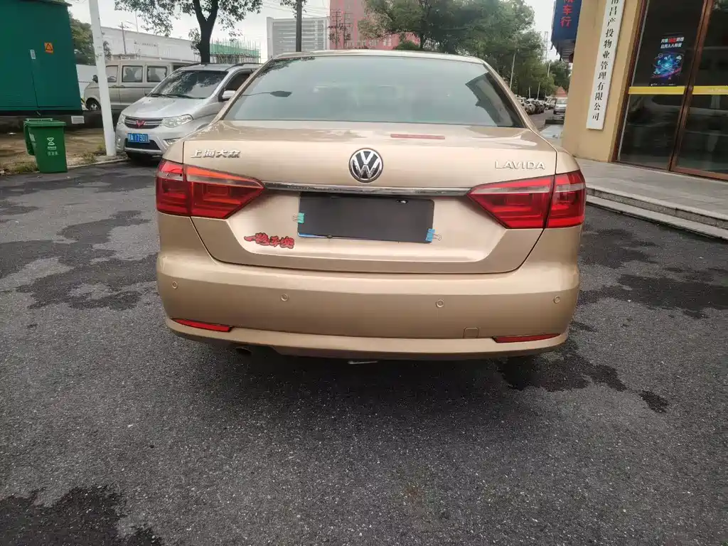 Volkswagen Lavida 2013