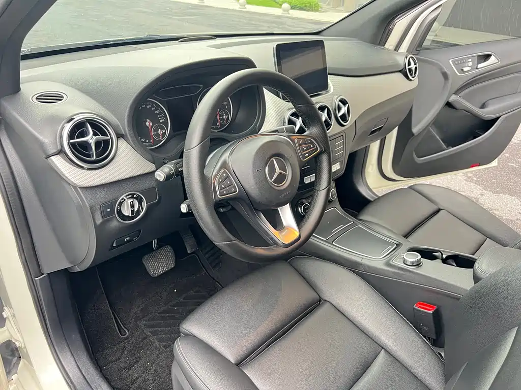Mercedes-Benz B-Class 2018 — фото 14