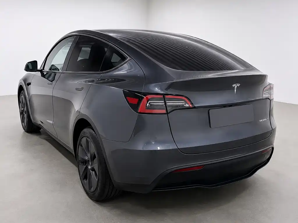 Tesla Model Y 2024 — фото 4