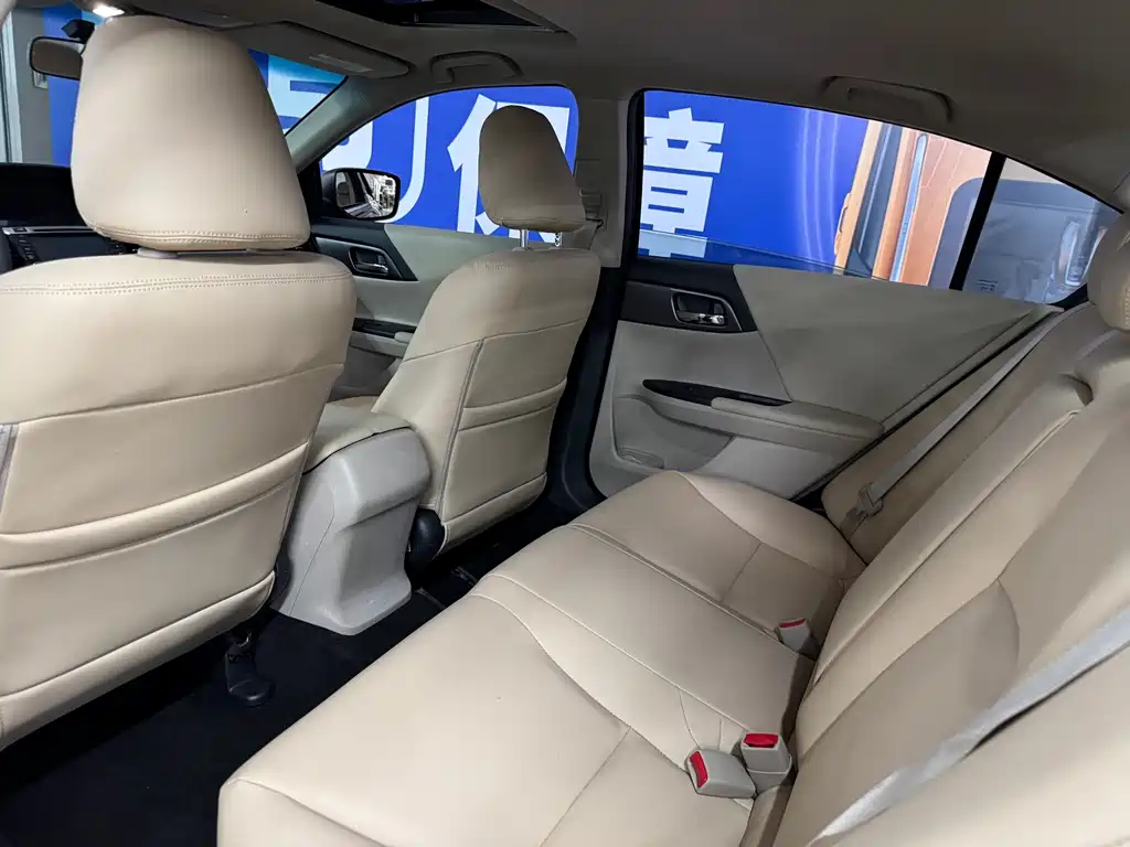 Honda Accord 2015 — фото 8