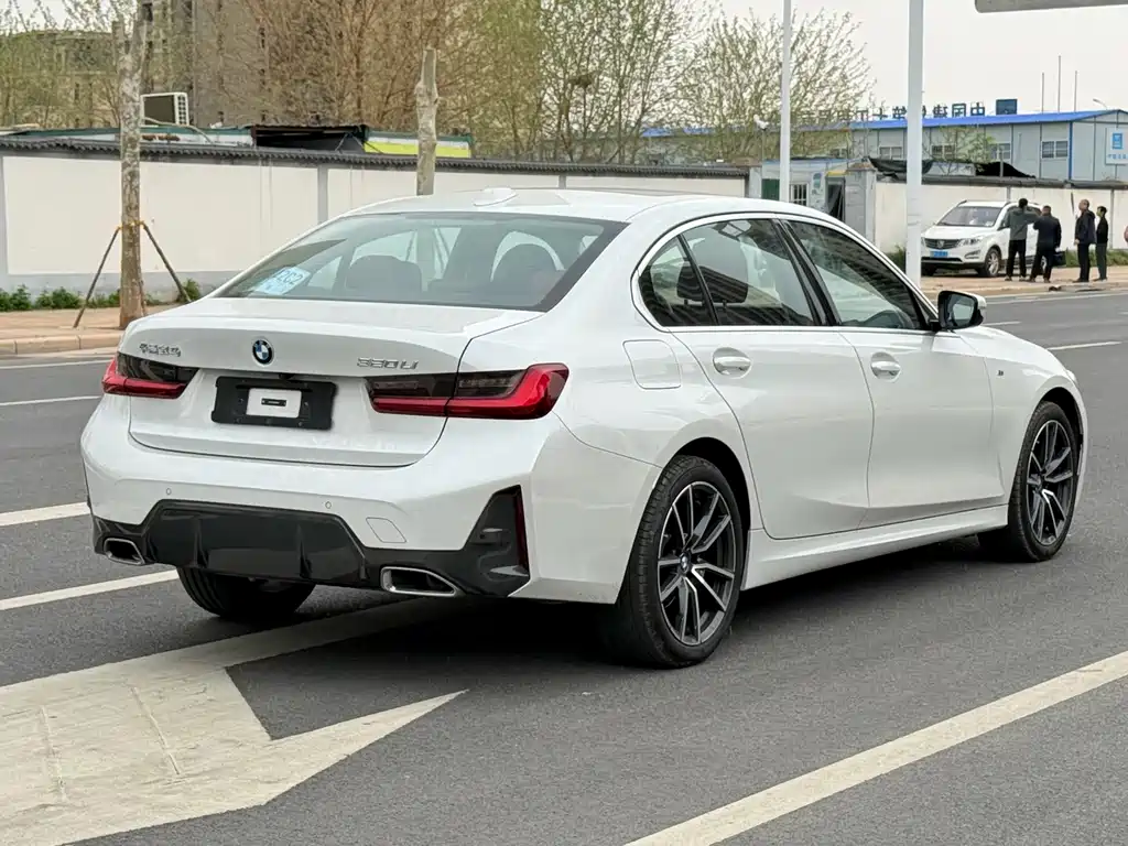 BMW 3 Series 2024 — фото 10