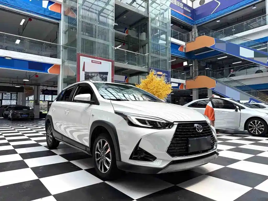 Toyota Yaris L 2022