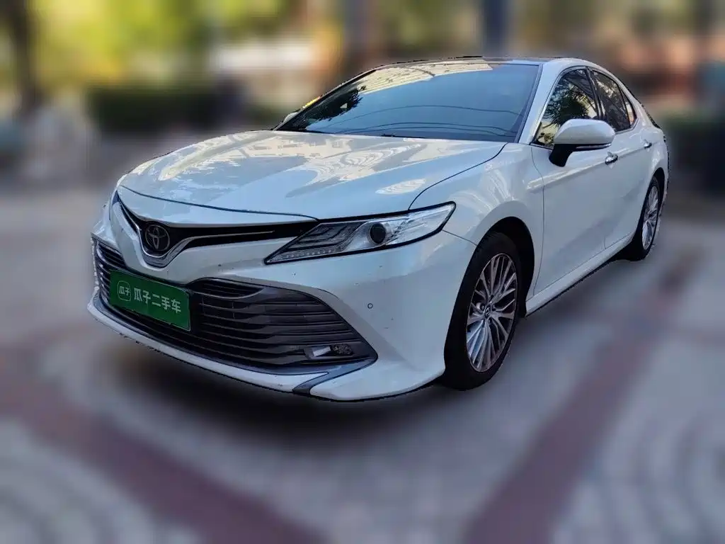 Toyota Camry 2018 — фото 1