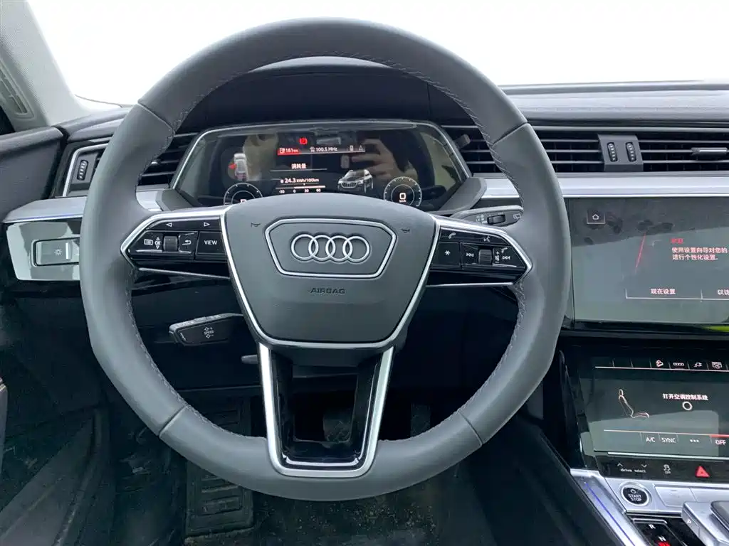 Audi e-tron 2026 — фото 22