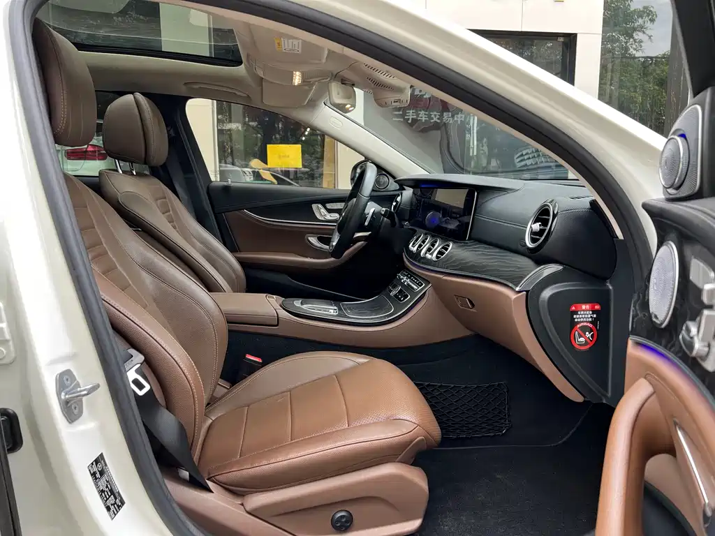 Mercedes-Benz E-Class 2018 — фото 15