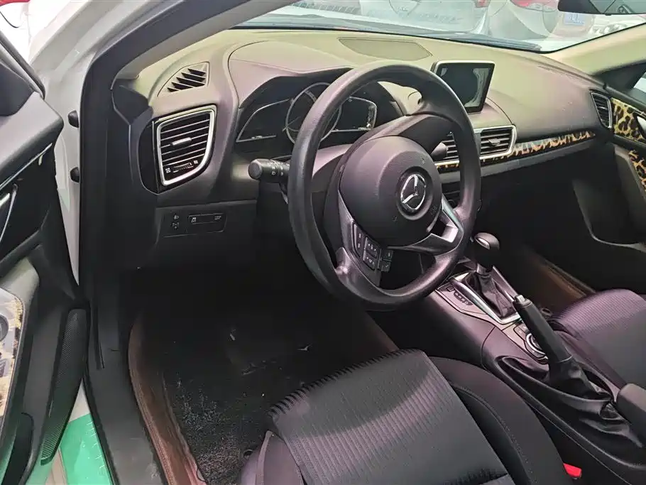 Mazda 3 Axela 2017 — фото 12