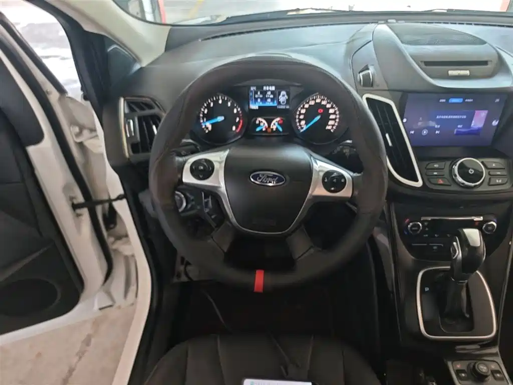 Ford Kuga 2014 — фото 11