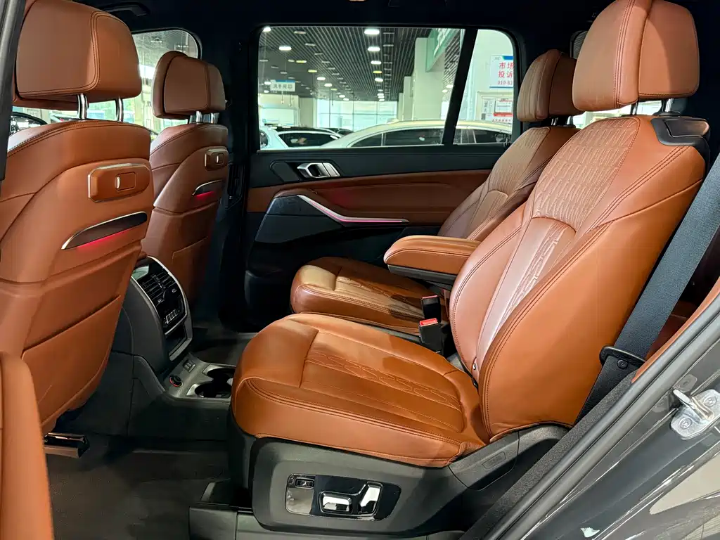 BMW X7 2023 — фото 7
