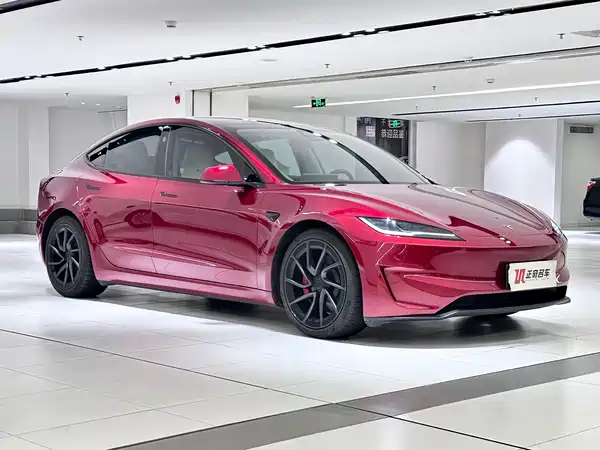 Tesla Model 3 2025