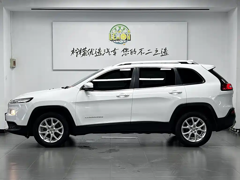 Jeep Cherokee 2018 — фото 5