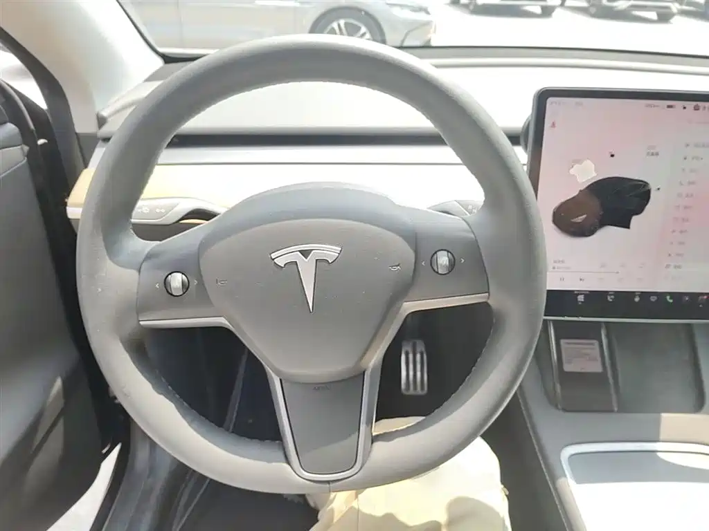 Tesla Model Y 2022 — фото 11