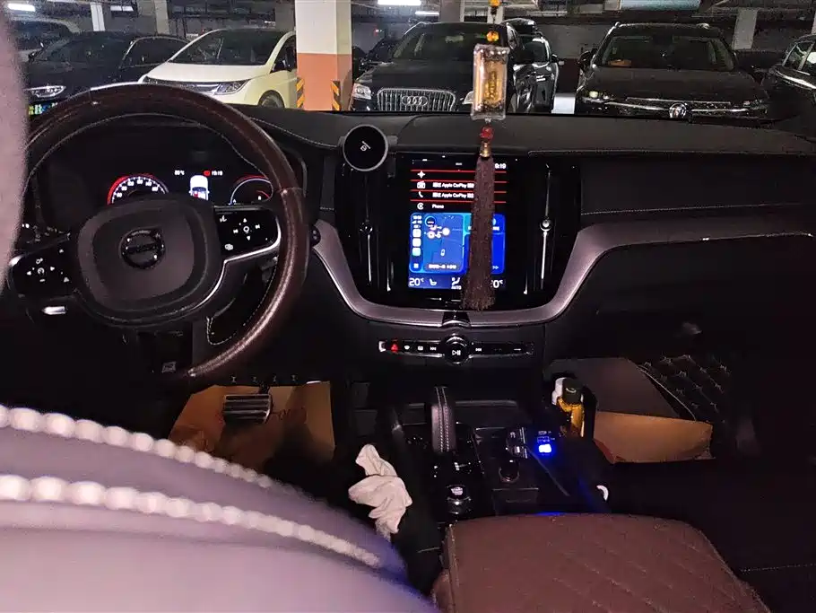 Volvo XC60 PHEV 2020 — фото 12