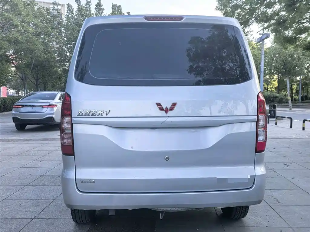 Wuling Hongguang V 2019 — фото 5