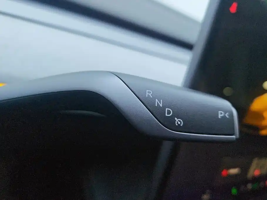 Tesla Model Y 2024 — фото 16