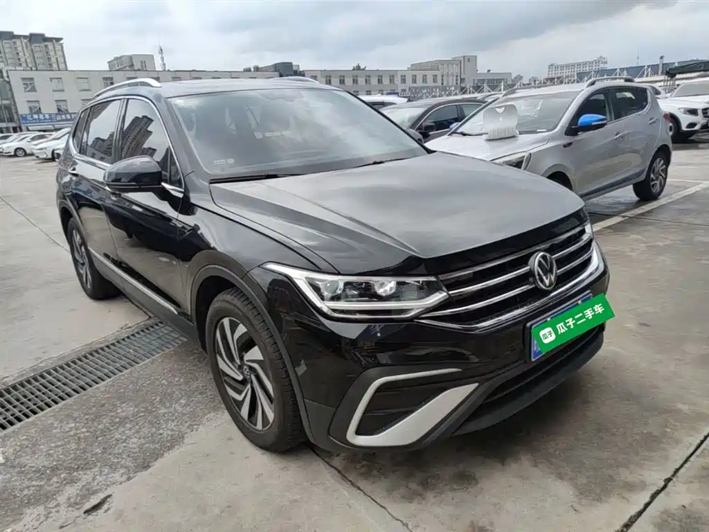 Volkswagen Tiguan L 2023 — фото 4