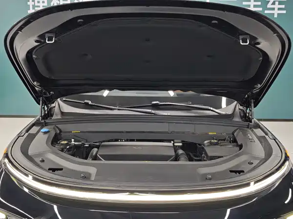 Li Auto L9 2025