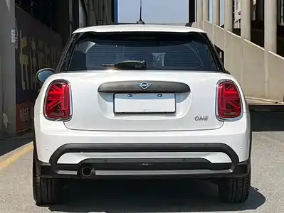 MINI MINI 2023