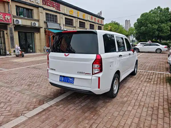 Wuling Hongguang PLUS 2025