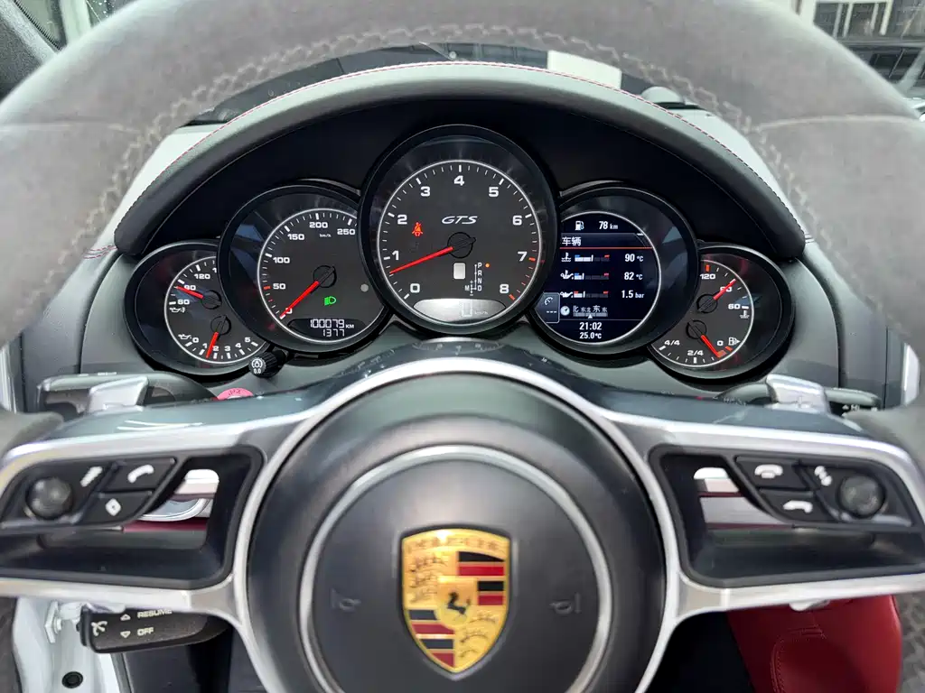 Porsche Cayenne 2016 — фото 16