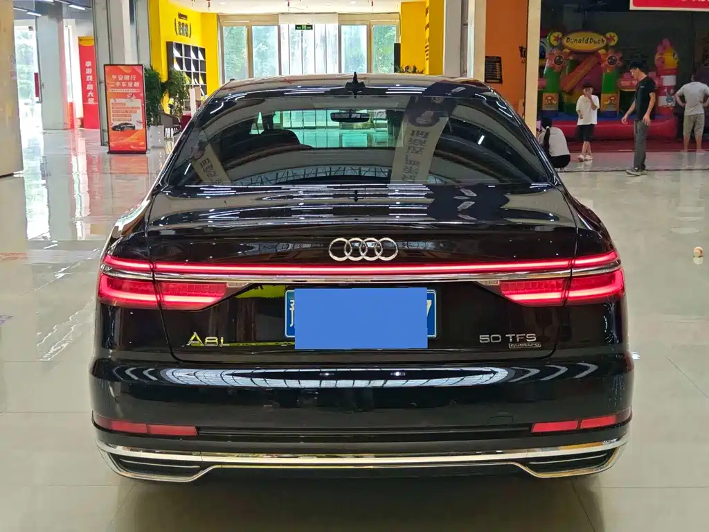 Audi A8 2021 — фото 15