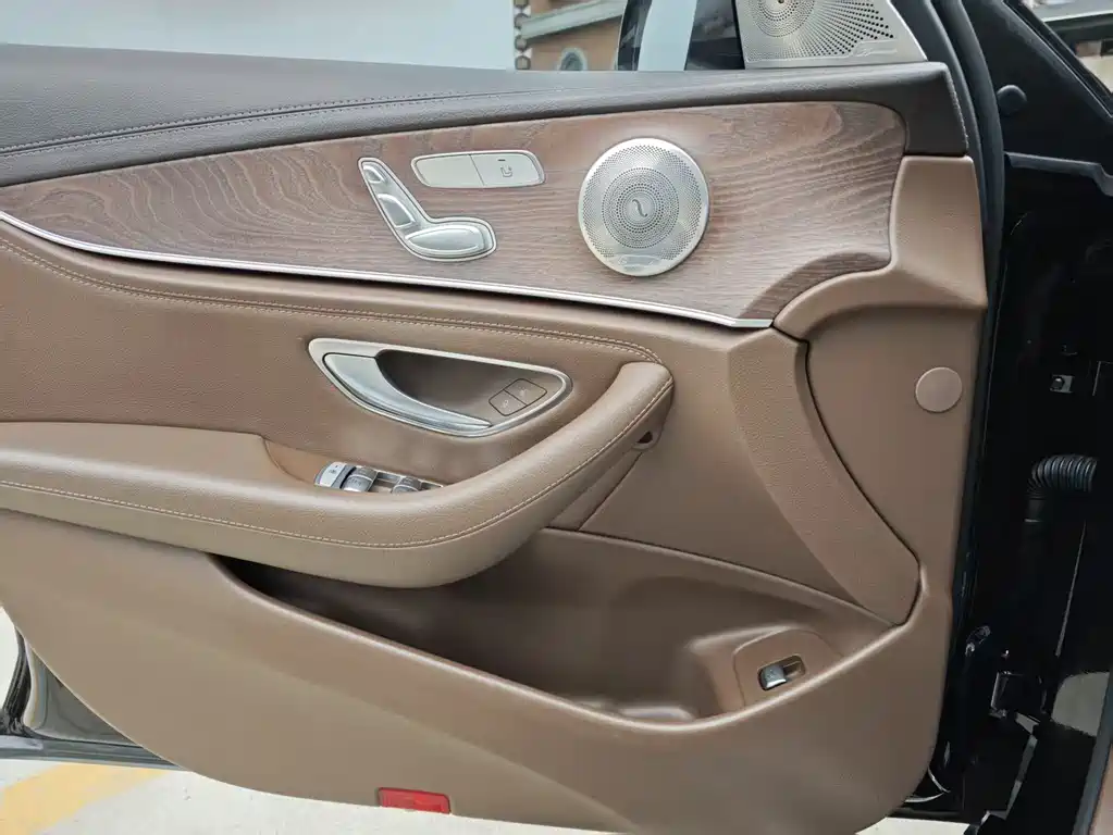 Mercedes-Benz E-Class 2022