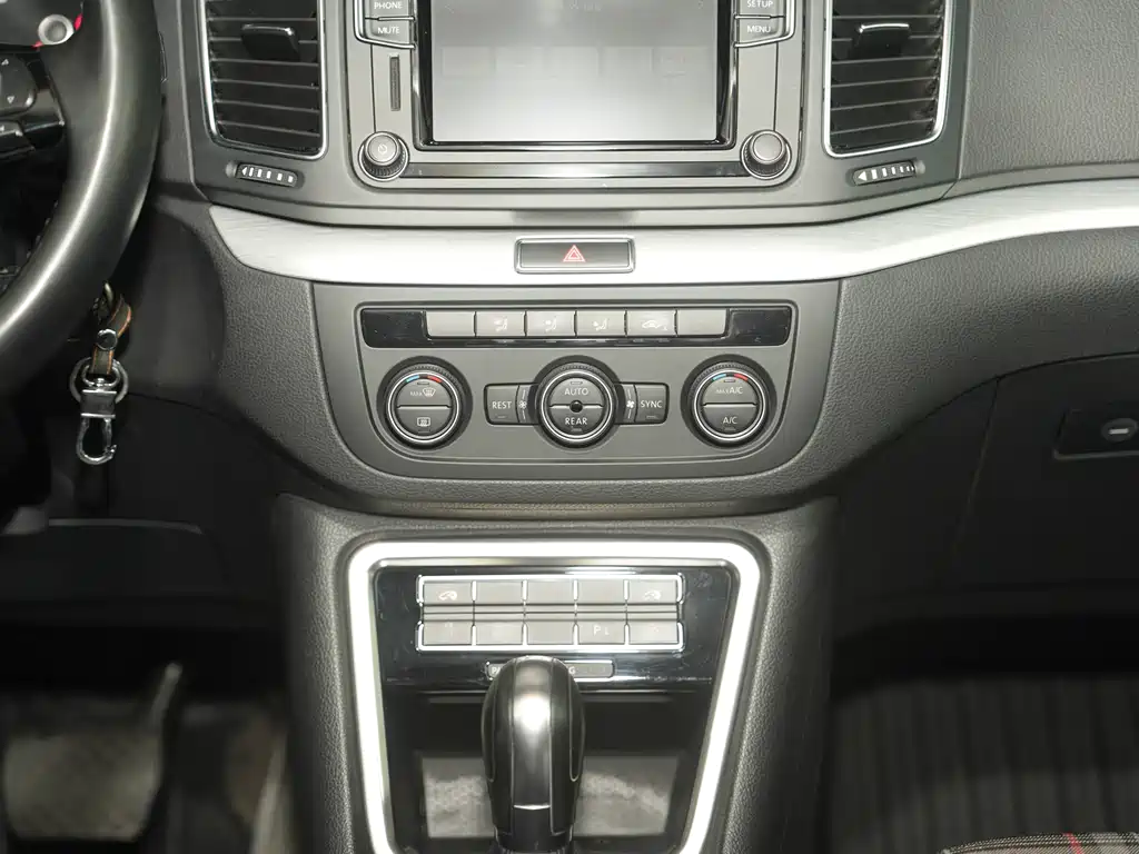 Volkswagen Sharan 2017 — фото 29