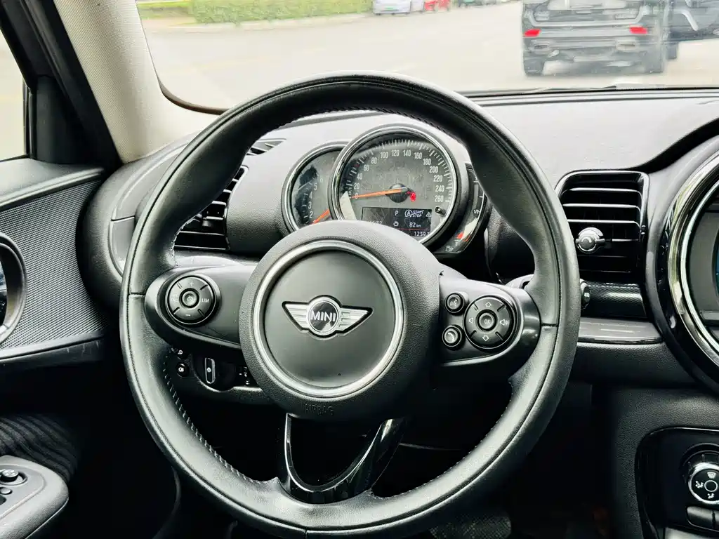 MINI Clubman 2018 — фото 16