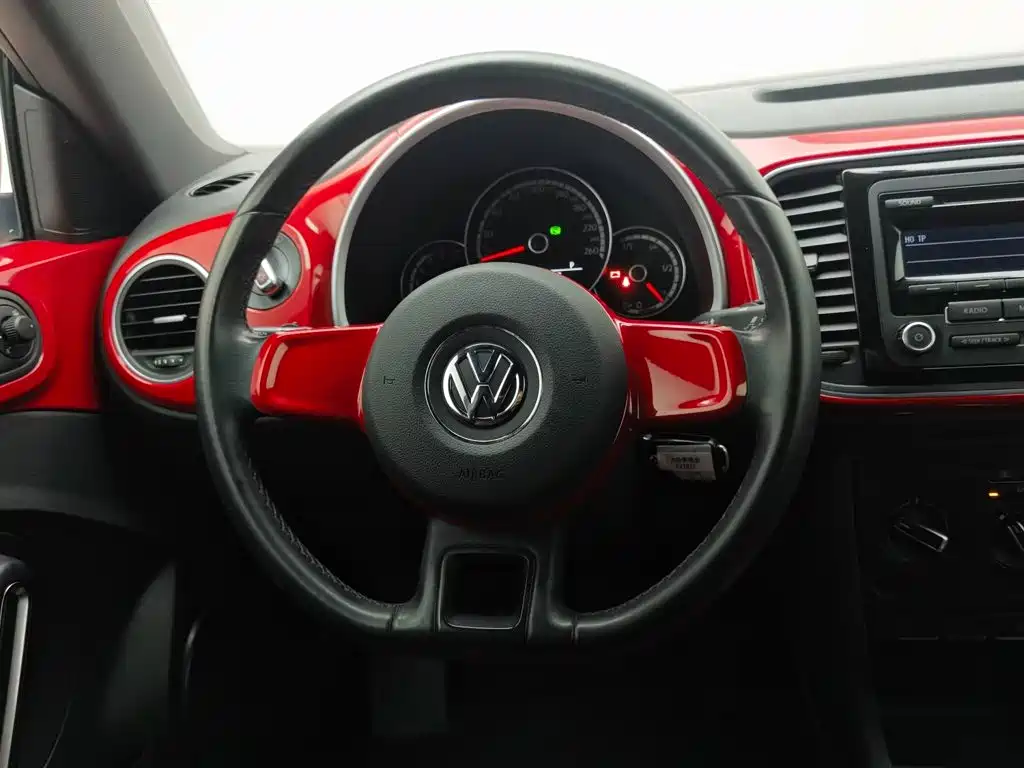Volkswagen Beetle 2014 — фото 12