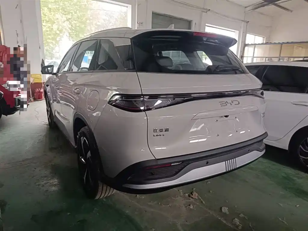 BYD Seal 05 DM-i 2025 — фото 5