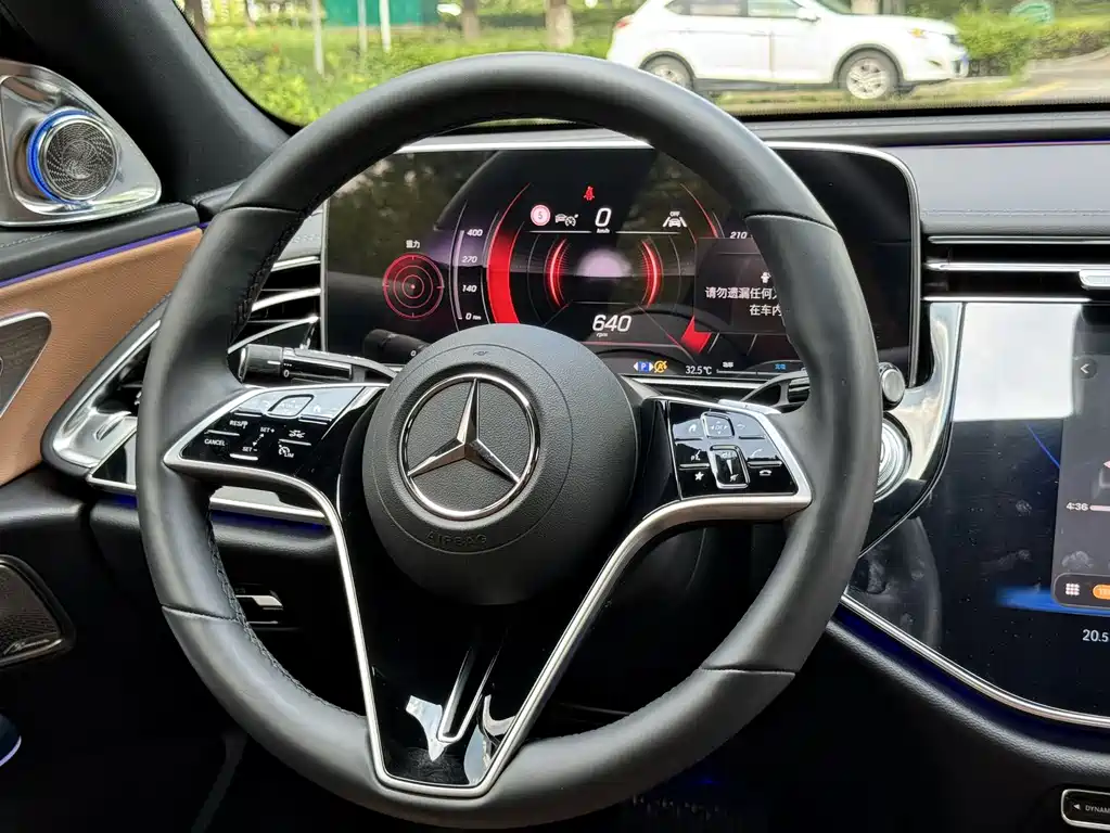 Mercedes-Benz E-Class 2025 — фото 8