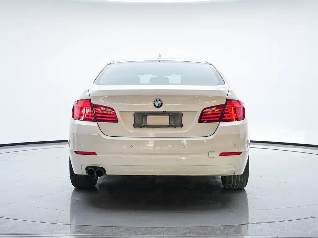BMW 5 Series 2013 — фото 11