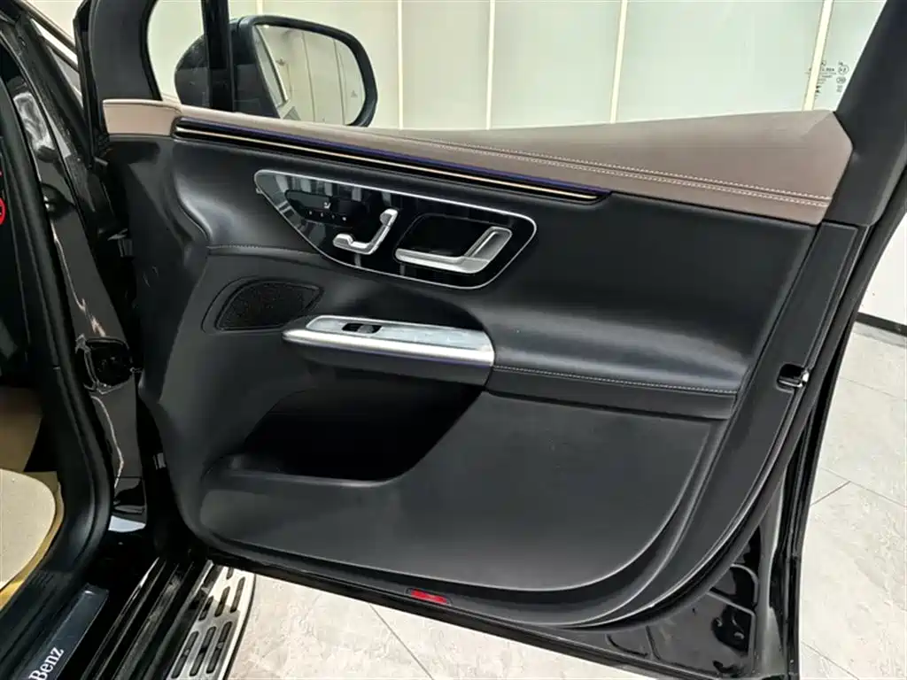 Mercedes-Benz EQE SUV 2025 — фото 10